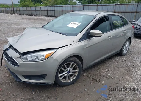2016 Ford Focus Se z USA, uszkodzony, nr VIN 1FADP3F26GL368544
